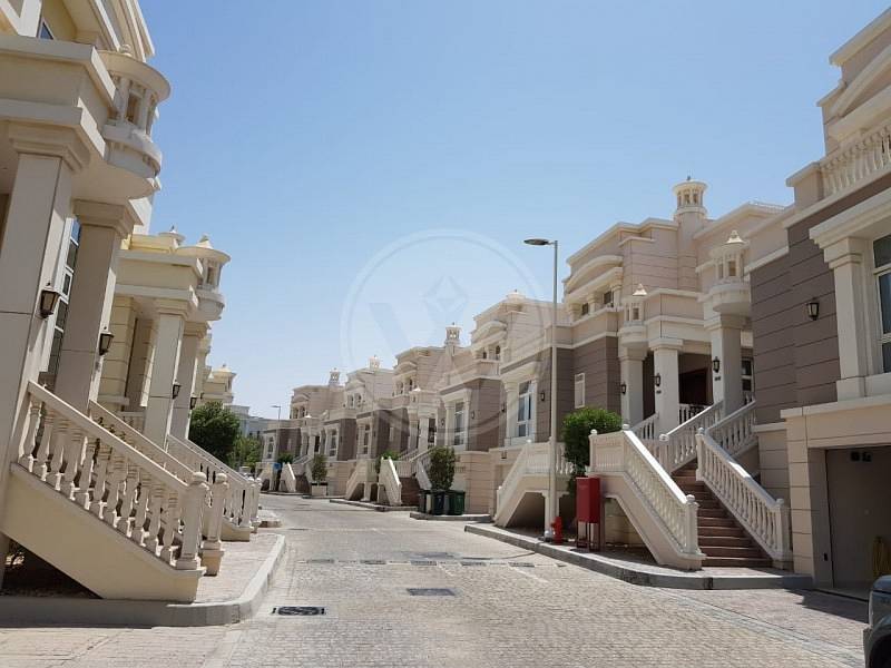 Fabulous! 4bed Villa with Private Garage