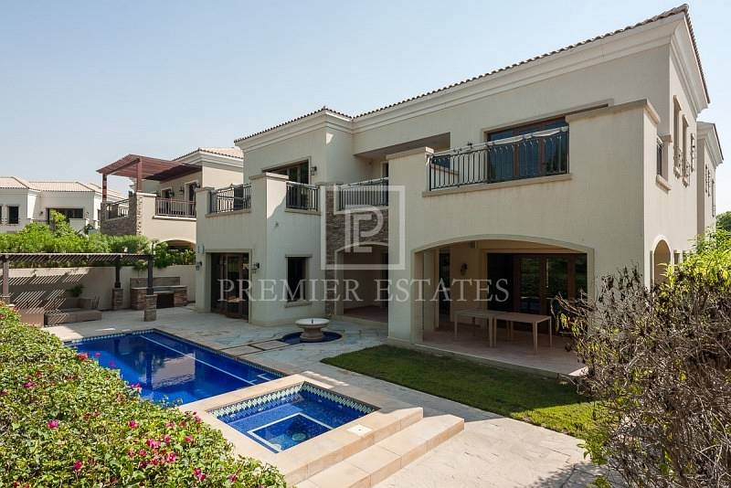 Upgraded - Stunning 5 Bed Villa - Vacant