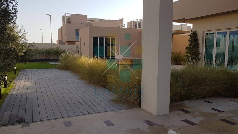Large private garden and pool 5bhk with external room