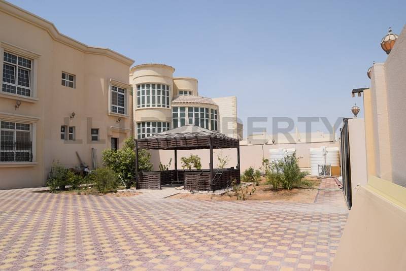 Residential/Commercial Villa Located in Shakhbout City