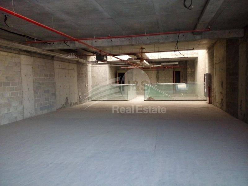 Huge| Brand New Showroom in Umm Suqeim