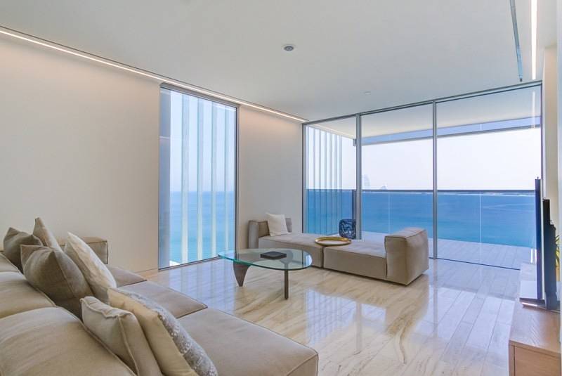 Beautiful Penthouse with Dubai Skyline View Designed by Pritzker Award Architect