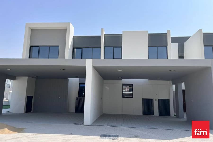 Single row | Facing Park | Bright Unit Single row | Facing Park | Bright Unit