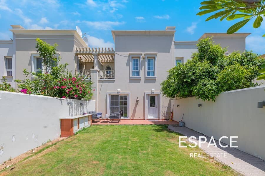 Reconditioned | Opposite Park & Pool | Elegant Reconditioned | Opposite Park & Pool | Elegant