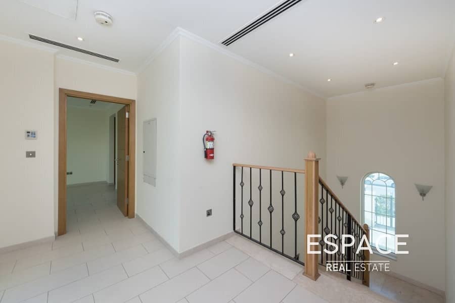 Well Kept | Spacious | Singe Row - Image 7