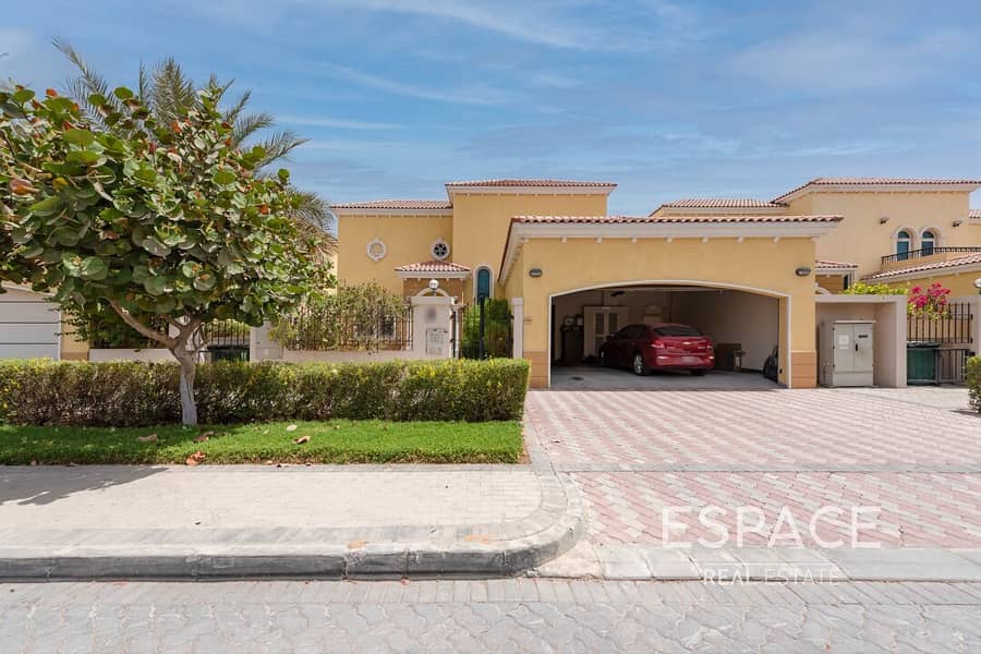 Well Kept | Spacious | Singe Row - Image 14