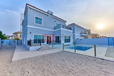 Custom-built Villa with Pool and Landscape Garden Custom-built Villa with Pool and Landscape Garden