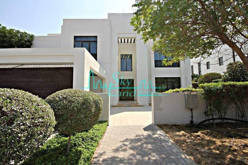 ARABIC MODERN STYLE 4 BED VILLA IN DISTRICT ONE