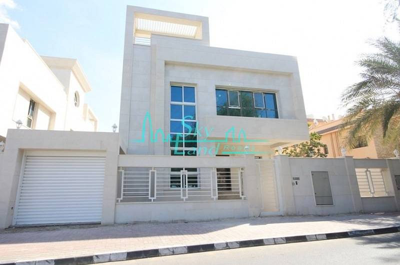 BRAND NEW COMMERCIAL VILLA WITH POOL FOR RENT IN UMM SUQEIM 1