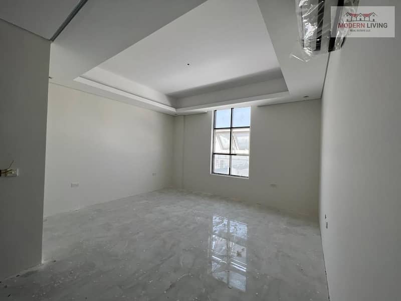 Luxurious Brand New 5 Bedrooms Hall Majlis Maid Room Villa For Rent in