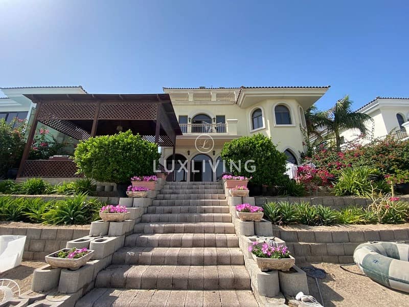 Stunning | 3 Storey Villa | Beach Front Living Stunning | 3 Storey Villa | Beach Front Living