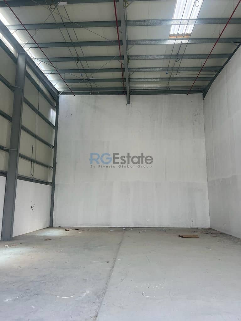 350 kW 24,400 sqft warehouse for Rent in DIC
