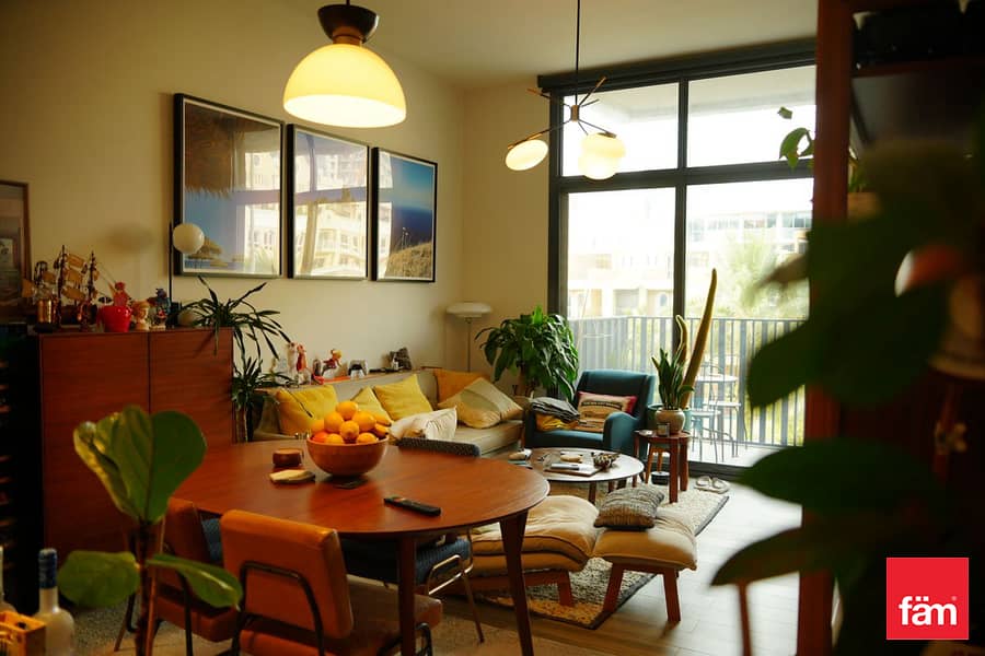 Modern | Vacant On Transfer | Spacious | Low Floor Modern | Vacant On Transfer | Spacious | Low Floor