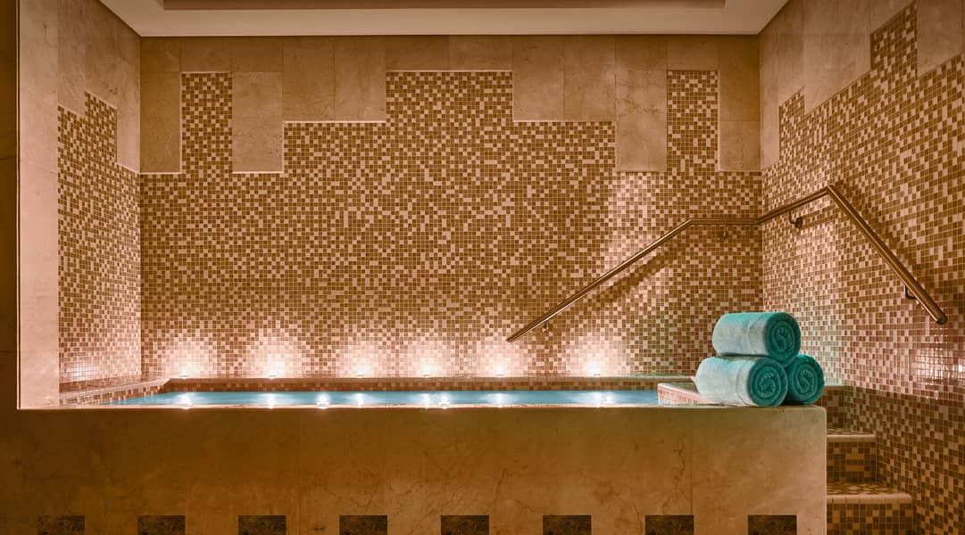 9 Jacuzzi