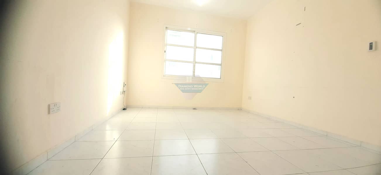 شقة في شارع الوحدة (شارع دلما)،الوحدة 1 غرفة 35000 درهم - 7534640