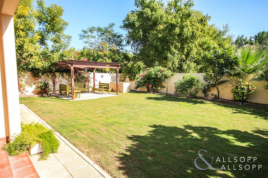 Large Plot | Landscaped | Single Row Large Plot | Landscaped | Single Row