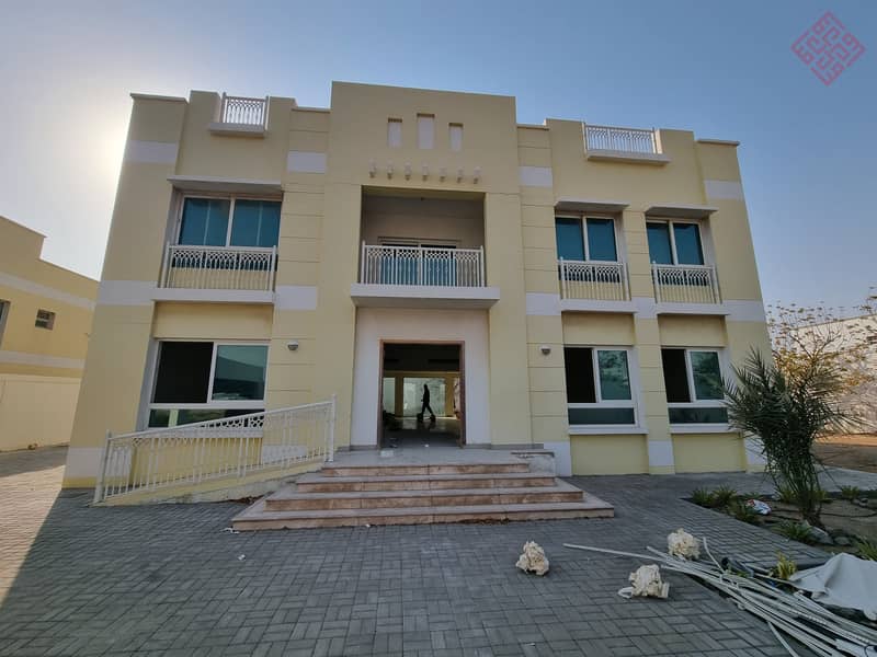 BEAUTIFULL VILLA FOR RENT IN EMIRATES OF SHARJHA BARASHI WITH PRIVATE SWIMMING POOLS BEAUTIFULL VILLA FOR RENT IN EMIRATES OF SHARJHA BARASHI WITH PRIVATE SWIMMING POOLS