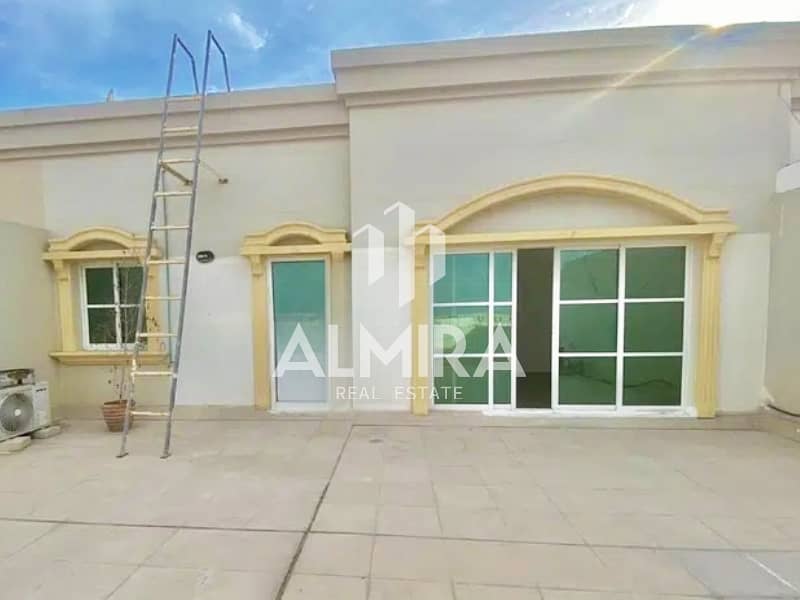 Spacious Villa | VACANT | Complete Amenities