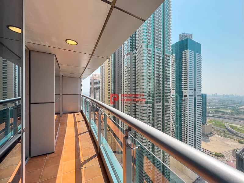 Spacious | High-floor | Large balcony layout Spacious | High-floor | Large balcony layout