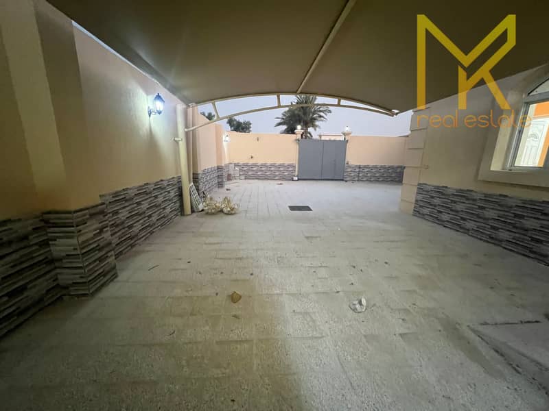 فيلا 4غرف مع حوش وباركنق سياره تحت ظل وغرف كبيره فيلا 4غرف مع حوش وباركنق سياره تحت ظل وغرف كبيره