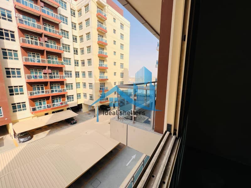 Refined and roomy one-bedroom apartment with a balcony. Refined and roomy one-bedroom apartment with a balcony.