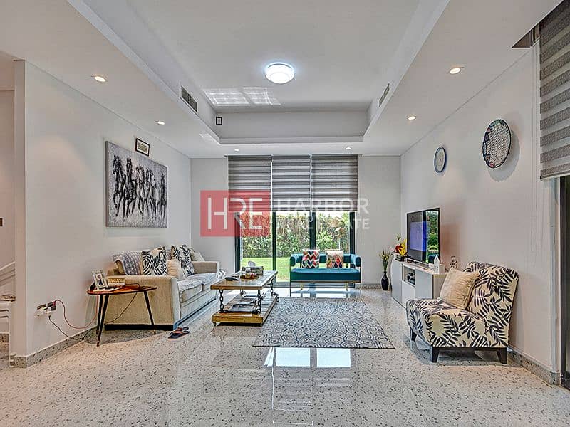 Spacious | Upgraded | Vacant on transfer | Fully furnished Spacious | Upgraded | Vacant on transfer | Fully furnished