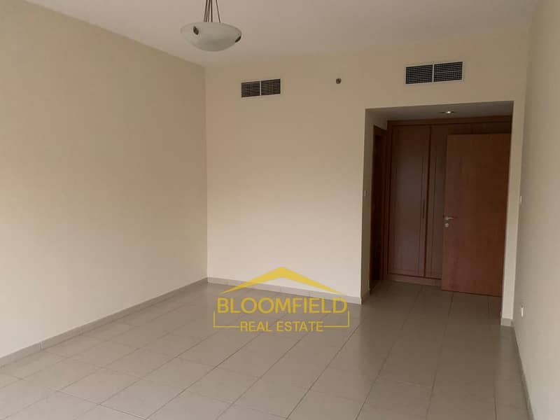 Massive 1 Bedroom Apartment | Well Maintained | Large Balcony Massive 1 Bedroom Apartment | Well Maintained | Large Balcony