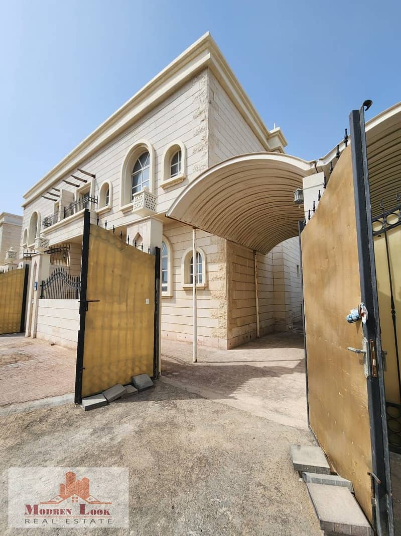 Вилла в Халифа Сити, 3 cпальни, 130000 AED - 6051813