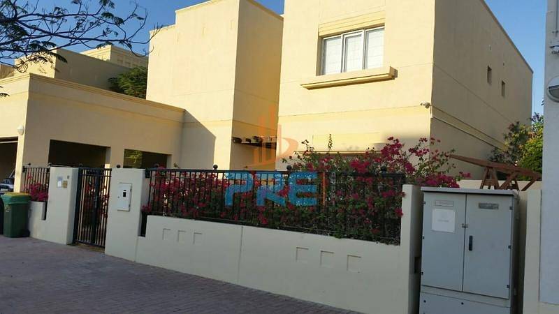 FULLY UPGRADED 5 BED VILLA WITH POOL & AMAZING LAKE VIEW