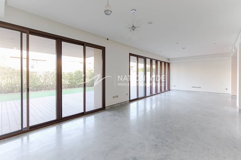 Best Offer| Spacious Corner Villa| Best Community Best Offer| Spacious Corner Villa| Best Community