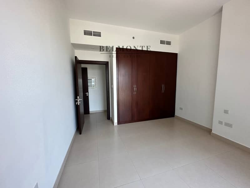 Spacious 2 BR - Private Parking - Best Location