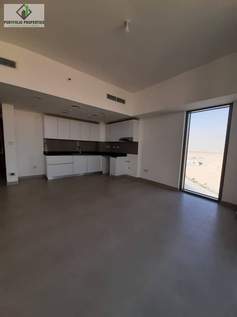 READY TO MOVE | POOL VIEW | WELL MAINTAIN READY TO MOVE | POOL VIEW | WELL MAINTAIN