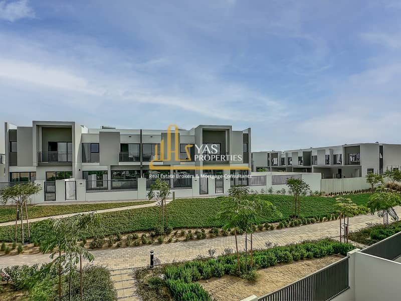 Genuine Listing | End Unit | Close to pool Genuine Listing | End Unit | Close to pool