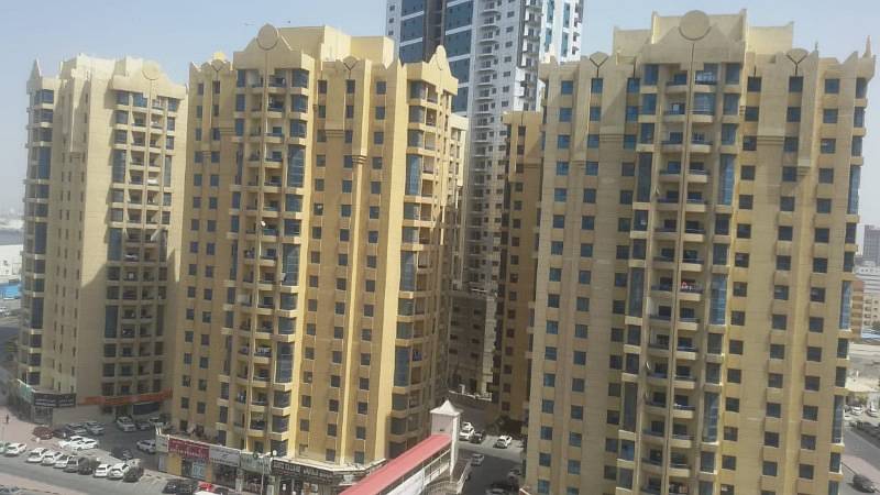 Specious offer 3 Bedroom Hall Apartment full Open & partial Sea  view Just 420000 AED Only.