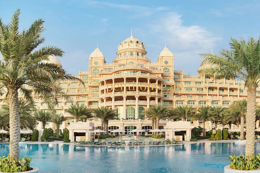 Palatial Luxury Suite with Pristine Sea Views