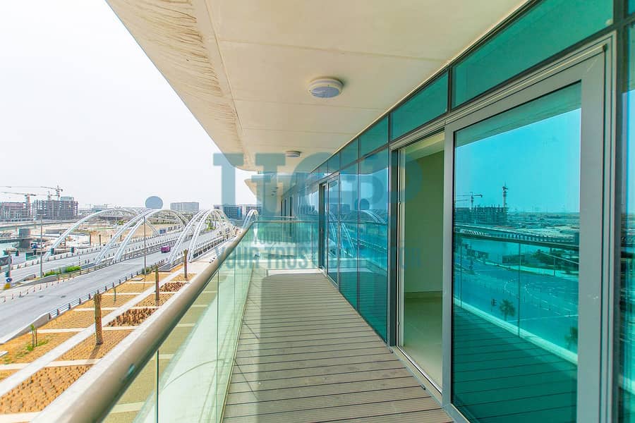 Wonderful Layout| Balcony| Ideal Location | Vacant