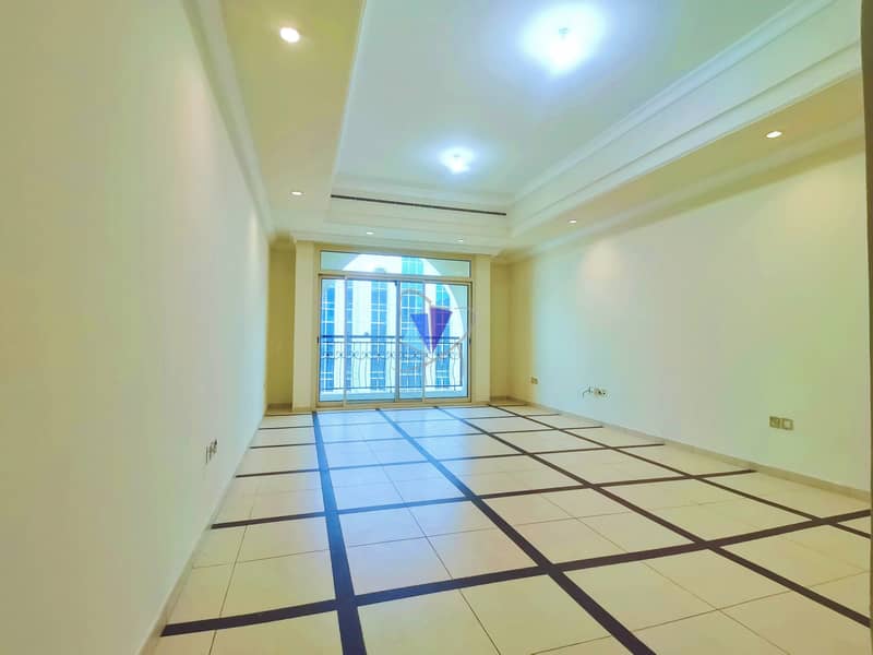 Квартира в Аль Нахьян, 4 cпальни, 118000 AED - 7813555