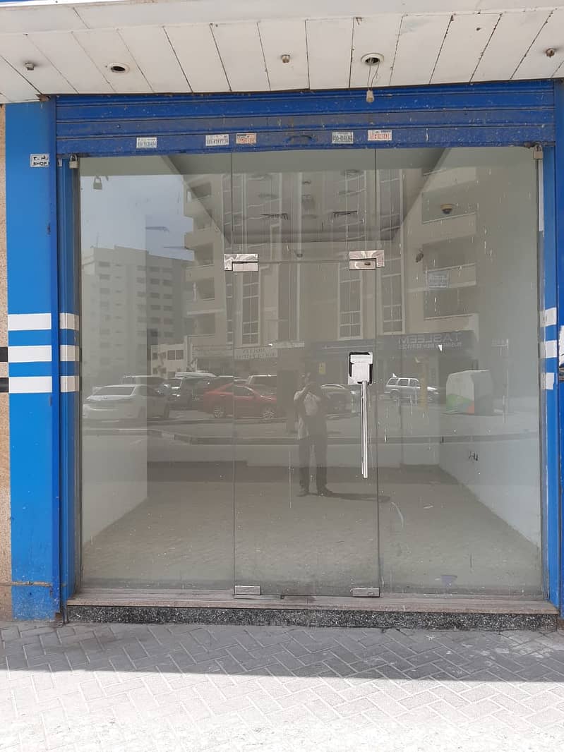 Shops for rent in Al Majaz area, next to Al Majd Mosque, in large areas