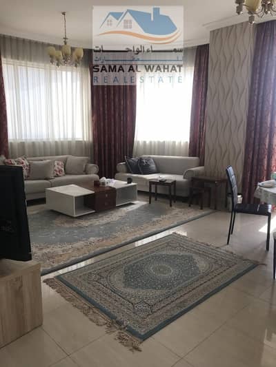2 Bedroom Flat for Rent in Al Khan, Sharjah - Two rooms and a hall for the Khan, 5500 dirhams, including insurance, 500 ready