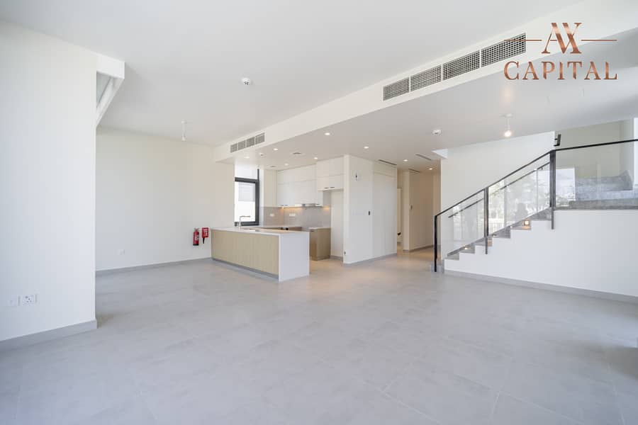 Vacant | Modern | Close to the Pool Vacant | Modern | Close to the Pool