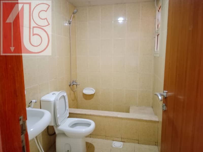 18 2nd Bathroom - الحمام الثاني