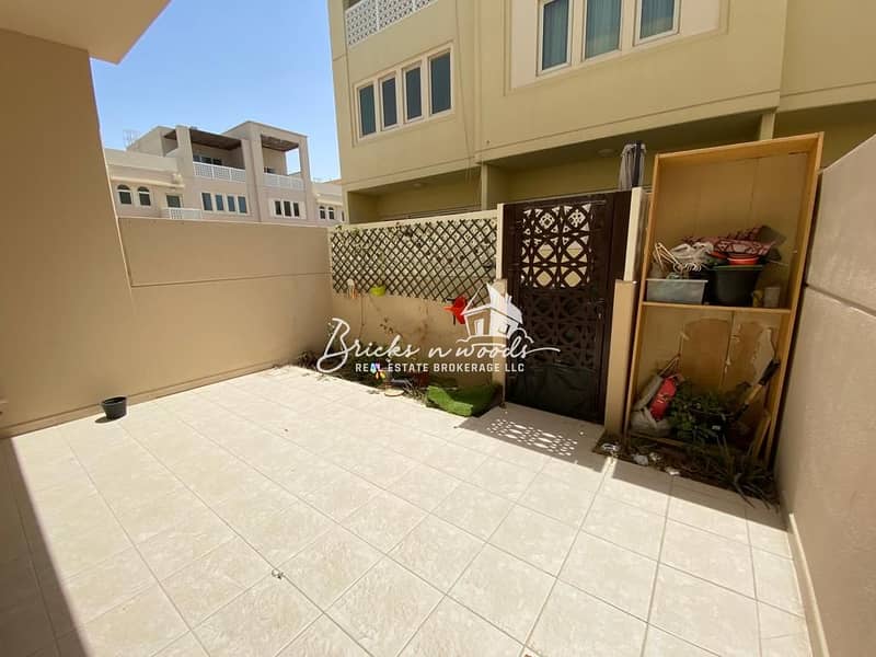 2 Beds Townhouse in Dubai Water front 2 Beds Townhouse in Dubai Water front