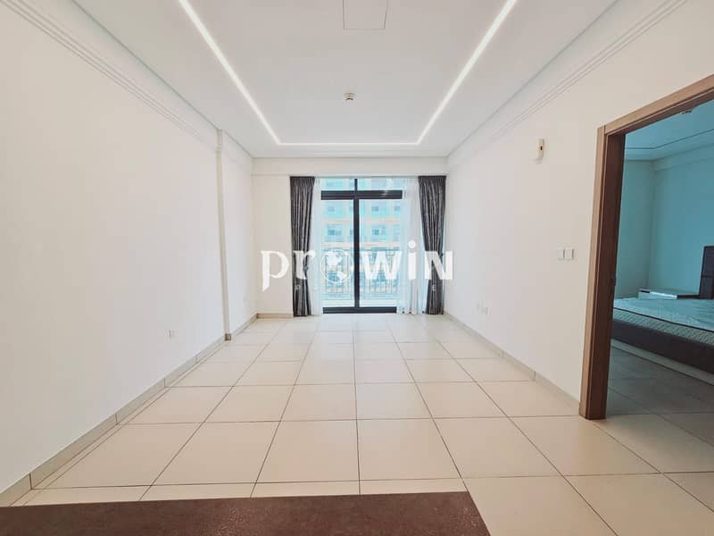 Vacant | With laundry room | Unobstructed views | high floor | Luxury living Vacant | With laundry room | Unobstructed views | high floor | Luxury living