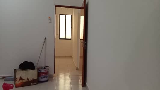 فلیٹ 1 غرفة نوم للايجار في شارع المطار، أبوظبي - شقة في شارع المطار 1 غرفة 36000 درهم - 7587981