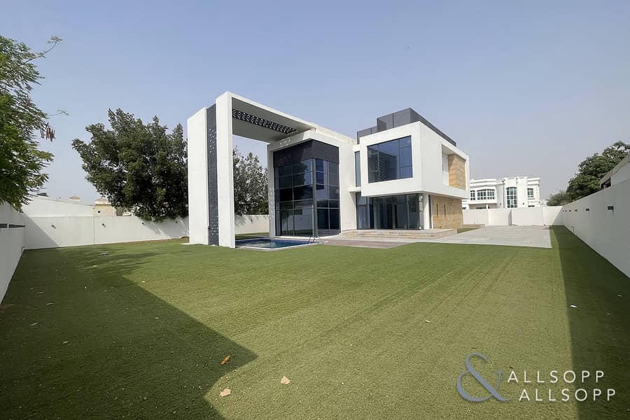 5 Bed Mansion | Private Pool | Great Location 5 Bed Mansion | Private Pool | Great Location