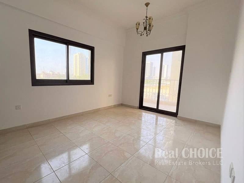 Spacious 1 Bed | Low Floor | Community View Spacious 1 Bed | Low Floor | Community View