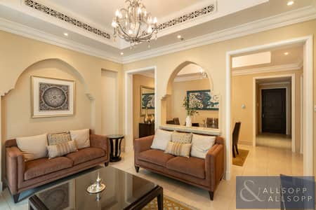 1 Bedroom Flat for Rent in Downtown Dubai, Dubai - Living Area