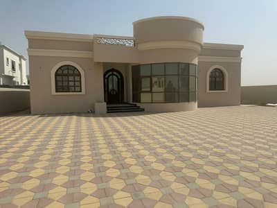 3 Bedroom Villa for Sale in Al Suyoh, Sharjah - Villa for sale, area of 11,000 square feet, suburb of Al-Seyuoh, directly from the owner