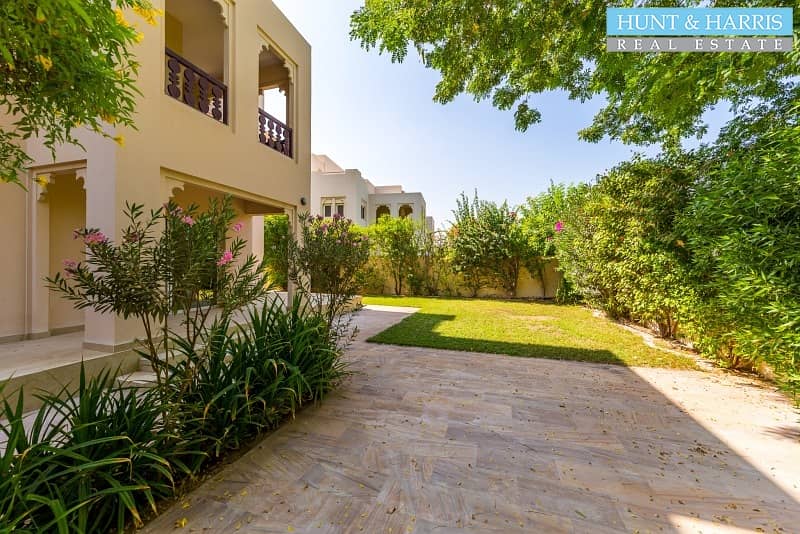 Gorgeous 4 Bedroom Villa - Amazing Golf Course Views Gorgeous 4 Bedroom Villa - Amazing Golf Course Views