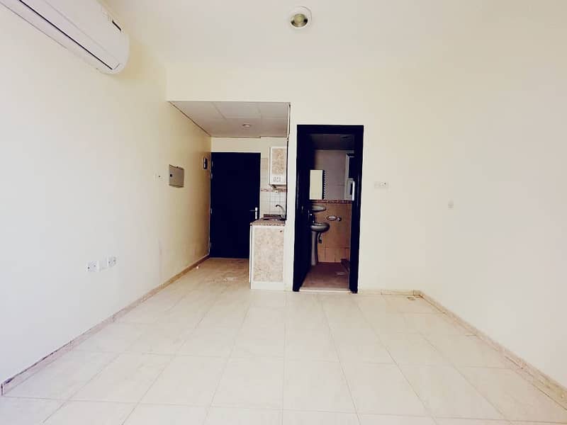 CHEAPEST STUIO IN MUWAILEH WITH 1 MONTH FREE IN FAMILY BUILING WITH ALL AMENETIES CLOSE TO SAFARI MALL CHEAPEST STUIO IN MUWAILEH WITH 1 MONTH FREE IN FAMILY BUILING WITH ALL AMENETIES CLOSE TO SAFARI MALL